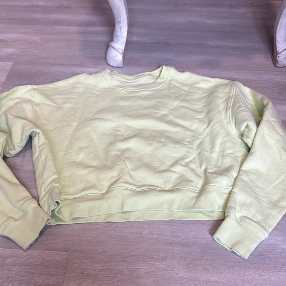 Girlfriend collective cropped sweatshirt size small